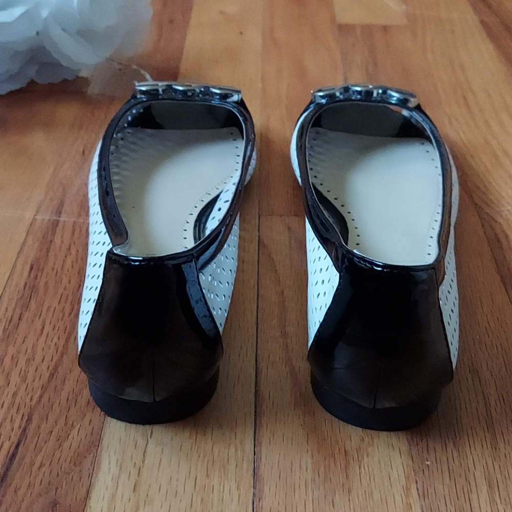 Adrienne Vittadini Alva Open Toed Flats Size 8.5 - Picture 6 of 17